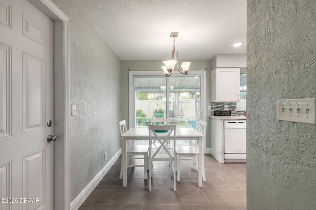 Building Photo - 5028 Palmetto St