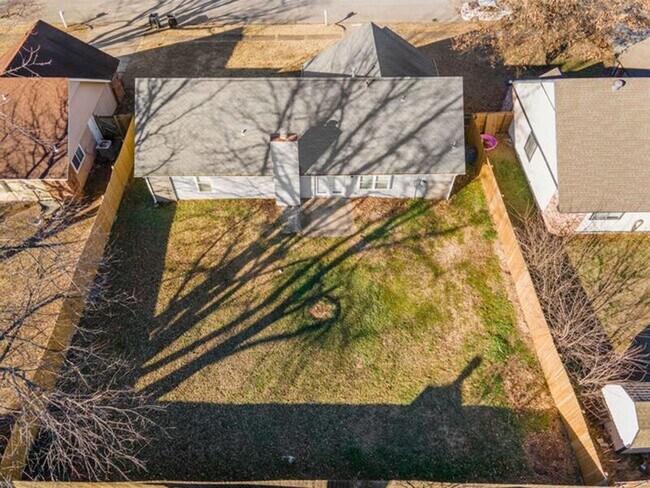 Building Photo - 2823 S 138th E Ave