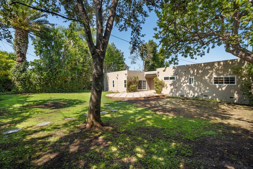 Building Photo - 519 N Rexford Dr