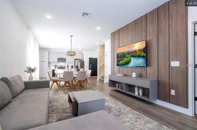 Building Photo - 9120 Boracay Ct