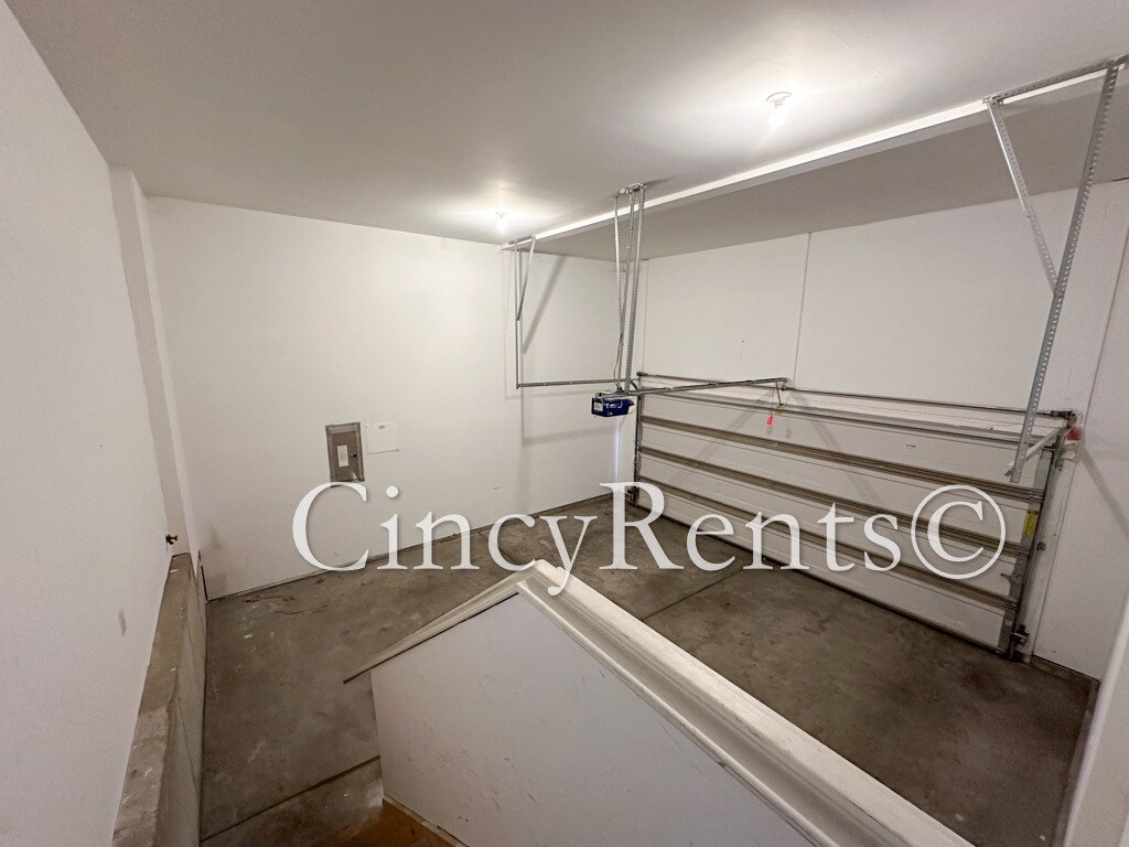 Building Photo - 2933 Eden Ave
