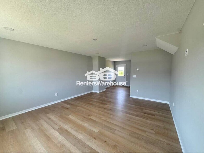 Building Photo - 1009 Adler Ct