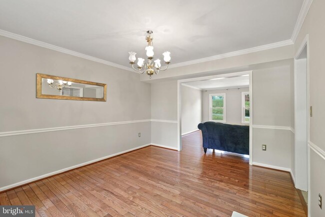 Building Photo - 10 Apple Blossom Ct