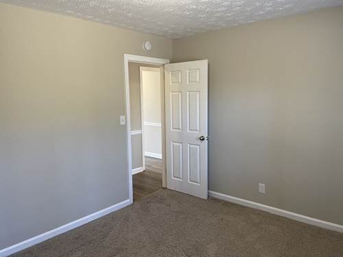 Building Photo - 921 Walnut Cir SW