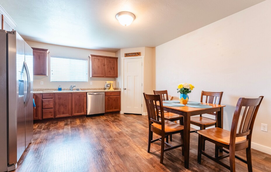 Building Photo - 14414 S Ferndale Way