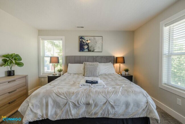 Building Photo - 5032 Bear Trap Dr