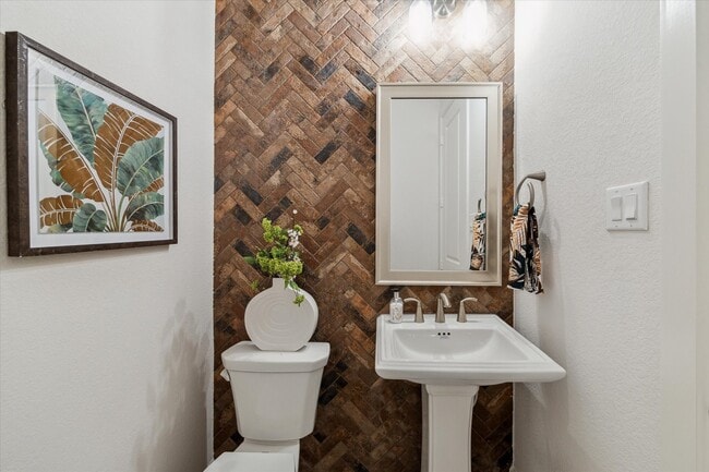 Building Photo - 407 May Meadow Ln