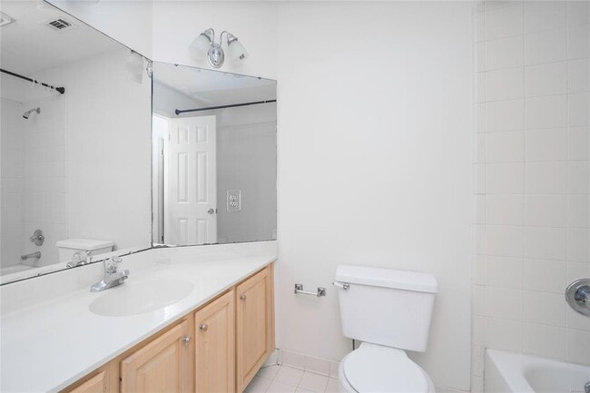 Building Photo - 561 Pine Tree Ln