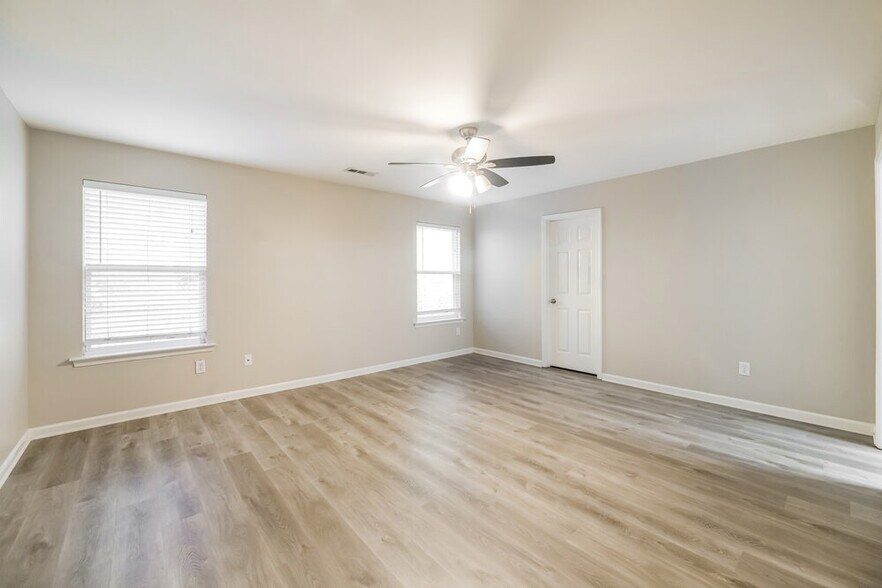 Building Photo - 50 Brookview Dr