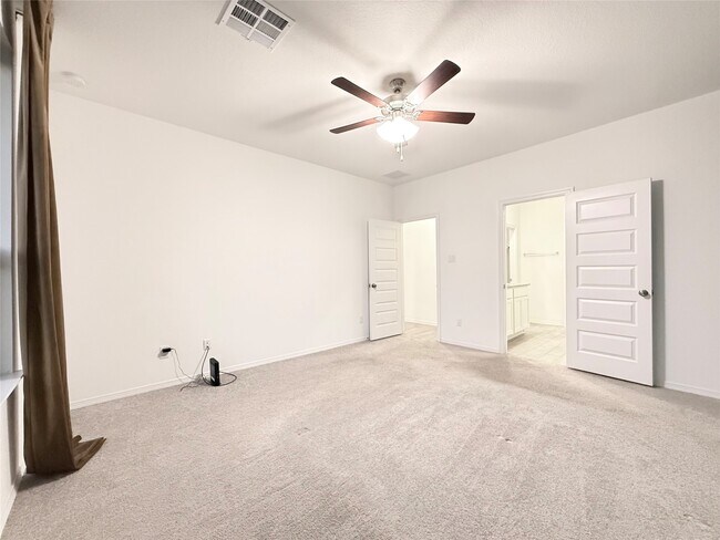 Building Photo - 9662 Caney Trails Rd