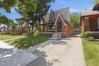 Building Photo - 15087 Pinehurst St
