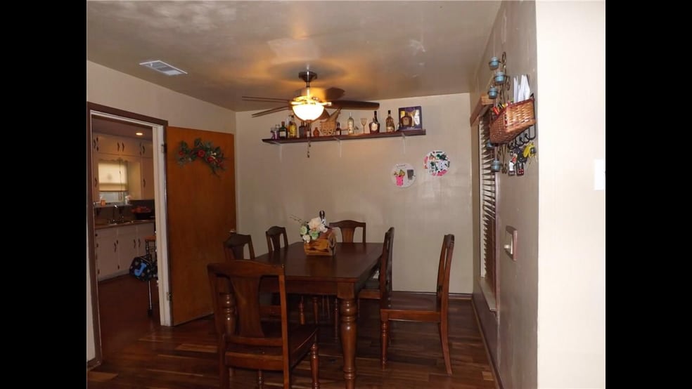 Building Photo - 1939 Gaylord Dr