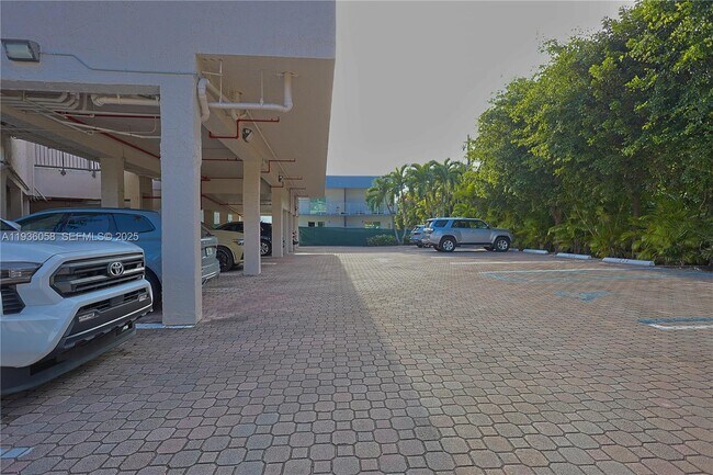 Building Photo - 1918 Brickell Ave