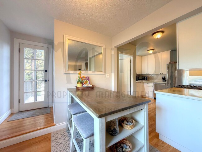 Building Photo - Beautiful Home Near Perry District