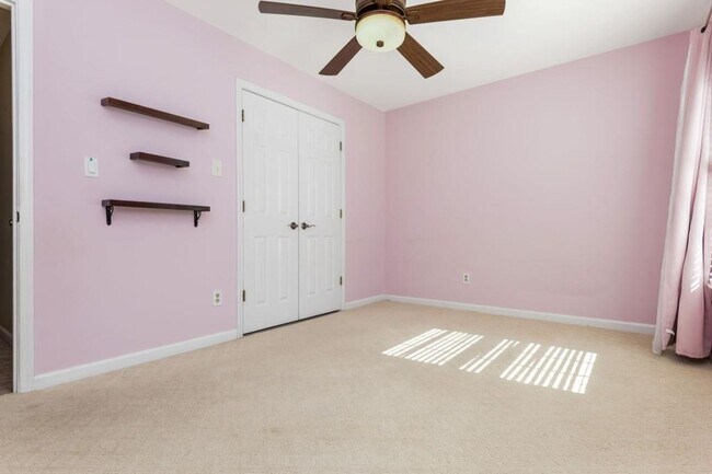 Building Photo - 1231 Wildcliff Cir