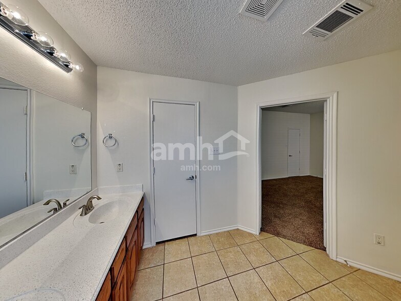 Building Photo - 777 Eldorado Dr