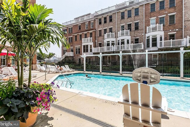 pool - 23 Pierside Dr