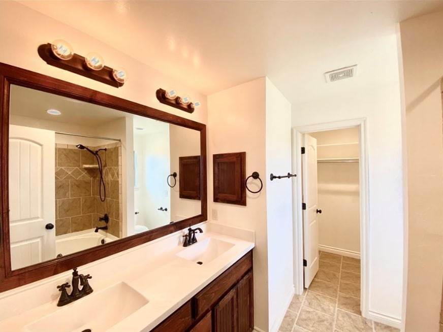 Master bathroom with walk-in closet - 2452 NW 190th St