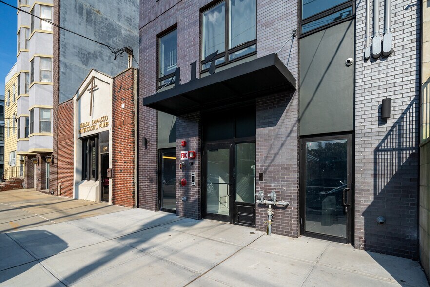 Building Photo - 417 Jackson St