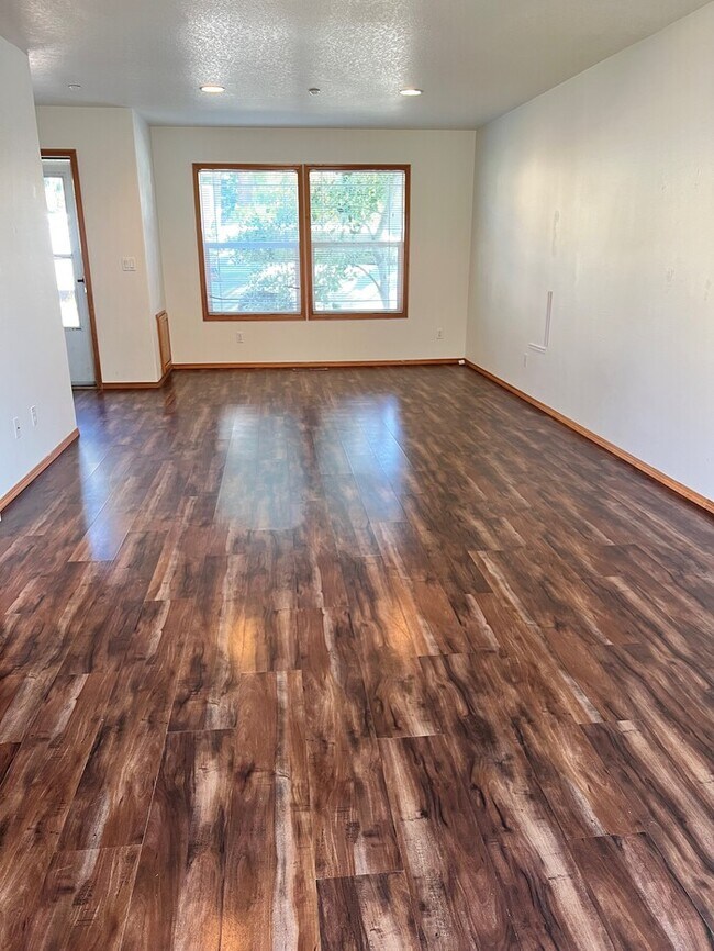 Building Photo - Beautiful Home w/ Garage, Fenced Yard, Extra Pkg & MORE!