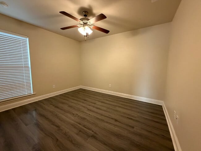 Building Photo - Stunning 3-Bed, 2-Bath Home in Upland Heights