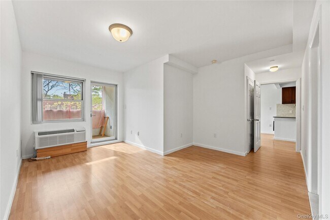 Building Photo - 71-33 162nd St