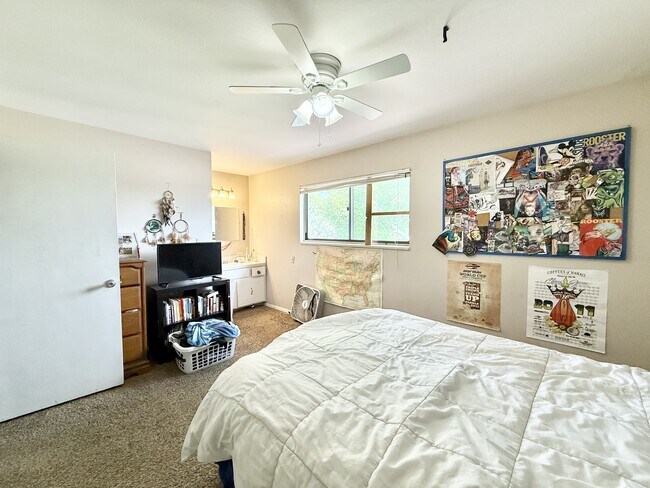 Building Photo - 3101 Azalea Dr