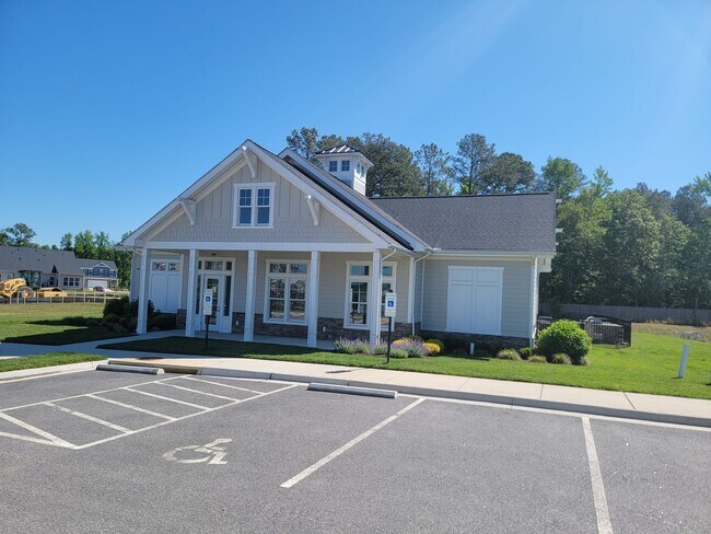 Building Photo - Like New 3 Bedroom Home with Garage For Rent in Henrico