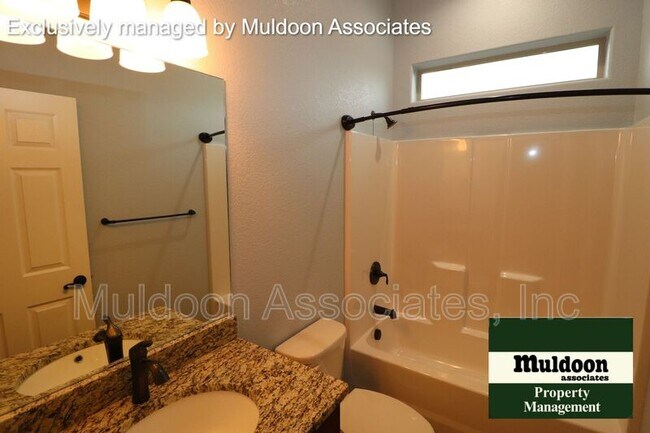 Building Photo - 1207 W De La Vista Ct