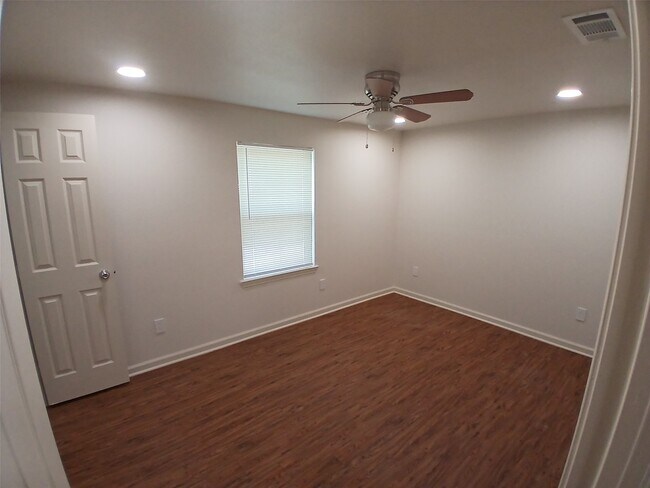 Building Photo - 503 Windmere Cir