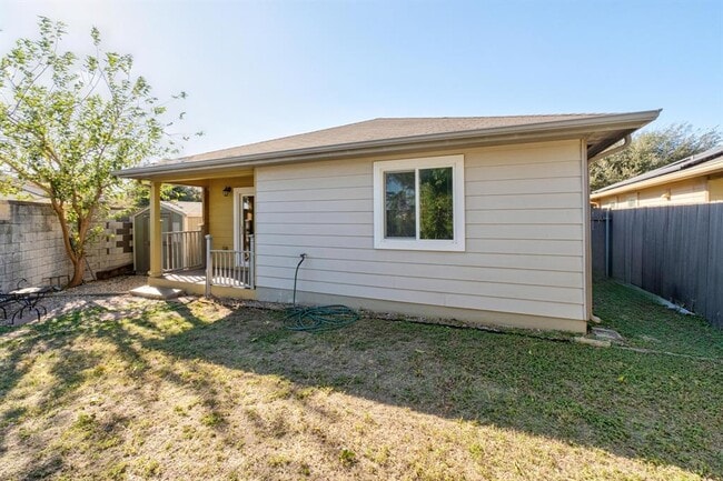 Building Photo - 12401 Drummond Dr