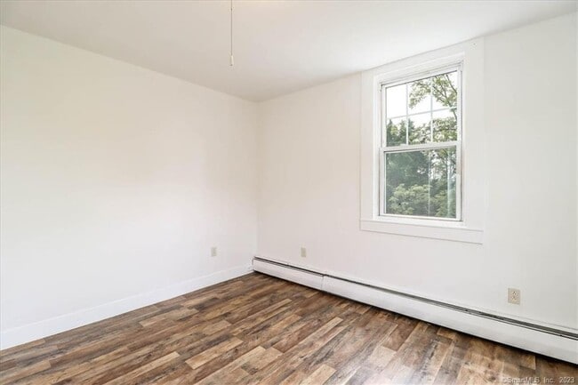 Building Photo - 14 Poplar St
