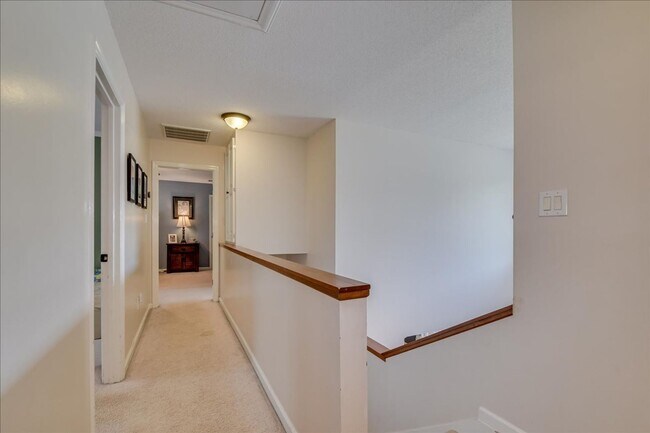 Building Photo - 1156 Parkside Trail