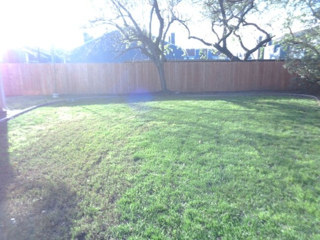 Building Photo - COMING SOON!!! Spacious 3 Bedroom Duplex