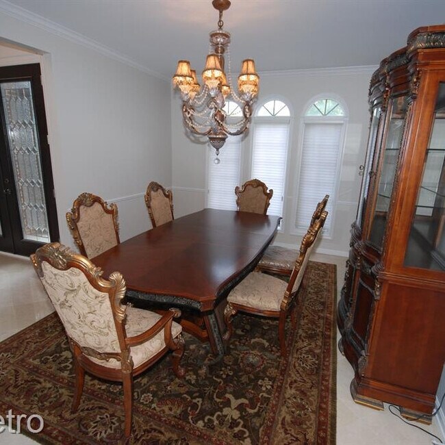 Building Photo - 5121 Parkgate Dr