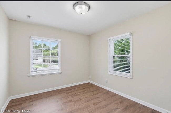 Building Photo - 4015 Valley View Dr
