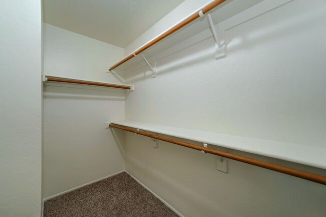 Building Photo - 2014 E Glenhaven Dr