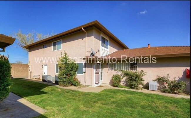 Building Photo - Affordable 2bd/1ba Fourplex with Garage ne...