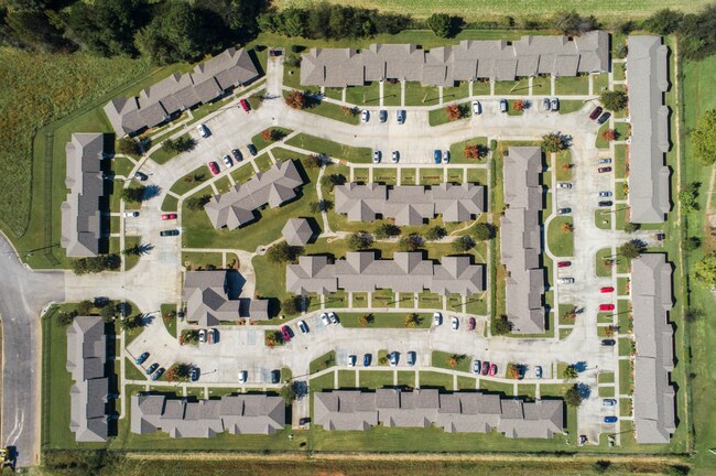 Building Photo - Arrowhead Dr******Senior 55+ Community****** Rent $1024/month