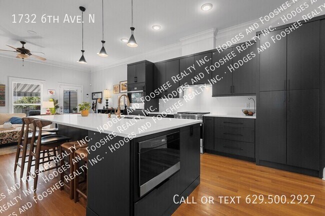 Building Photo - 1732 6th Ave N