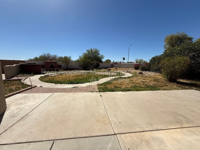 Building Photo - 7238 S 42nd Ln