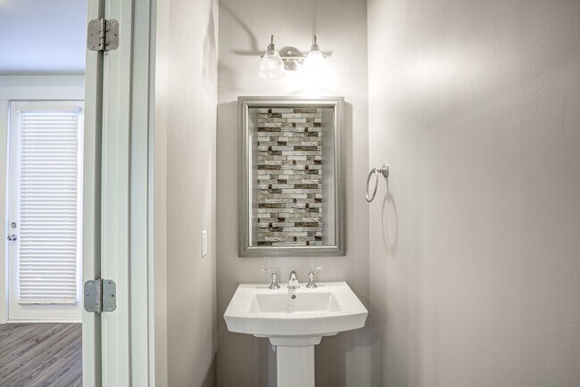 Building Photo - Corner Townhome with Roof Top Deck in Down...