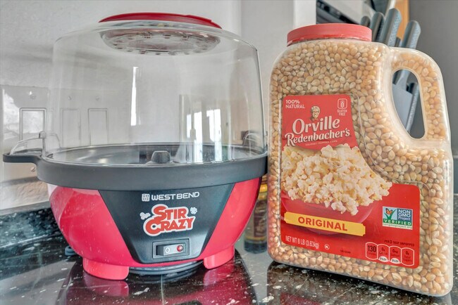 Building Photo - 2506 N Rocky Point Dr