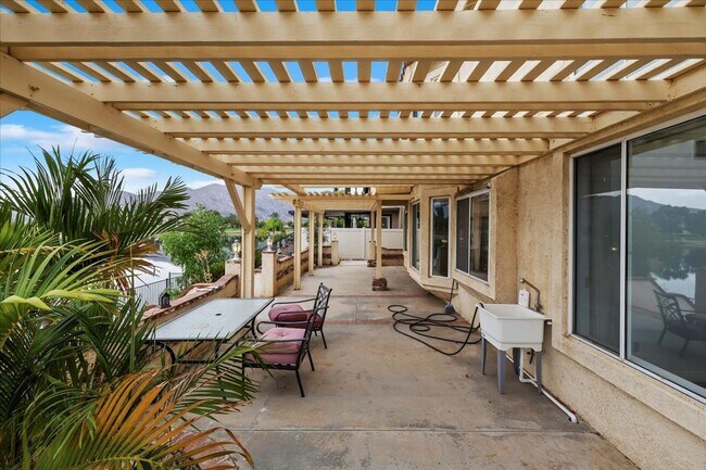 Building Photo - Lakefront Home for Lease – Panoramic Views...