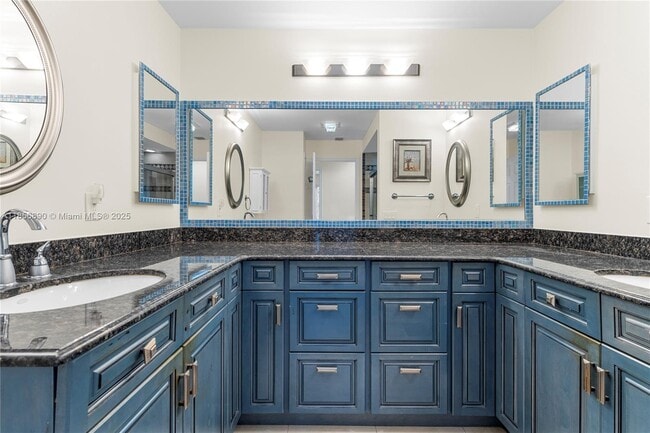 Building Photo - 15800 Surrey Cir