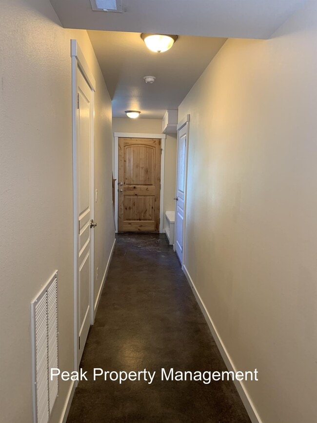 Building Photo - 8786 W Pine Valley Ln