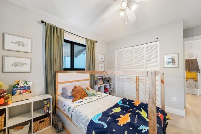 Building Photo - 232 Wellesley Dr