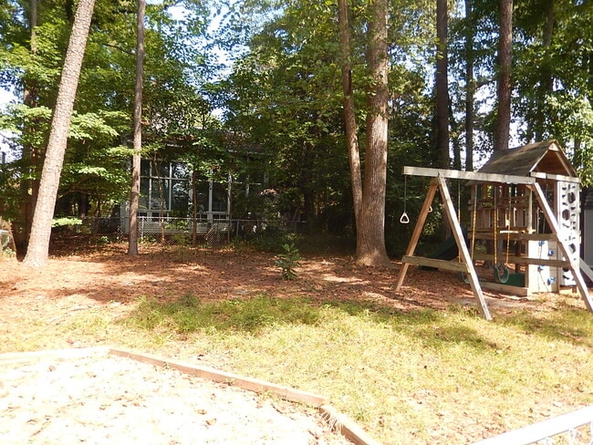 Building Photo - 3713 Sue Ellen Dr