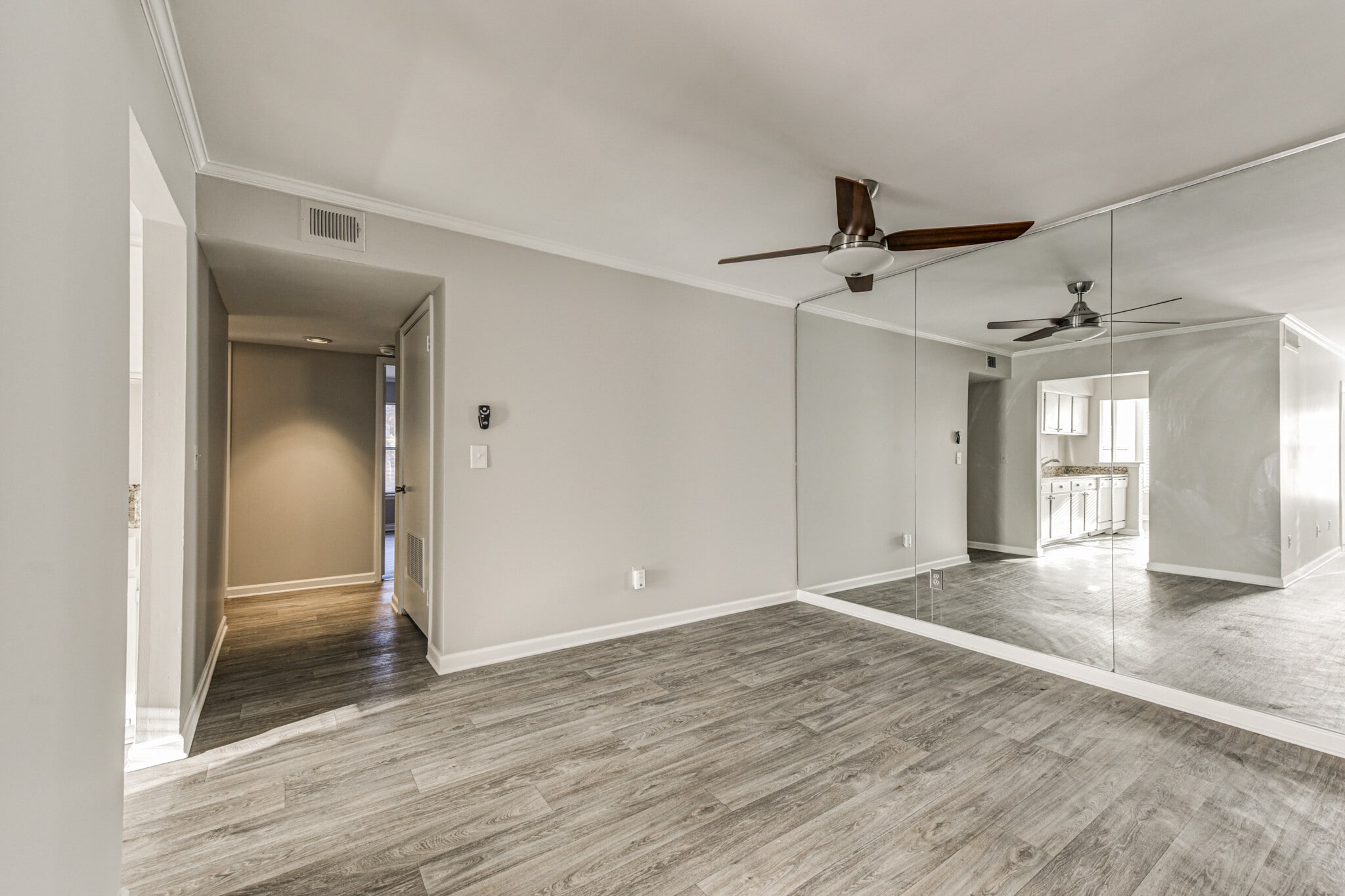 Building Photo - 1405 Huntingdon Chase