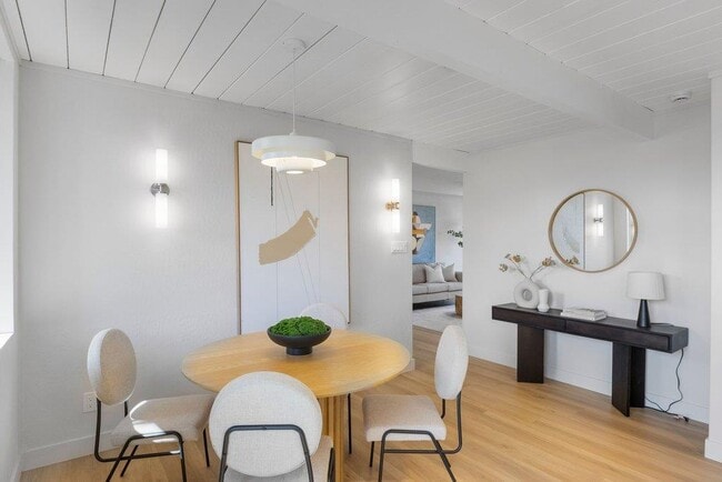 Building Photo - 729 Stendhal Ln